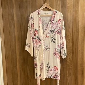 NWOT Yumi Kim pale pink kimono, size Small